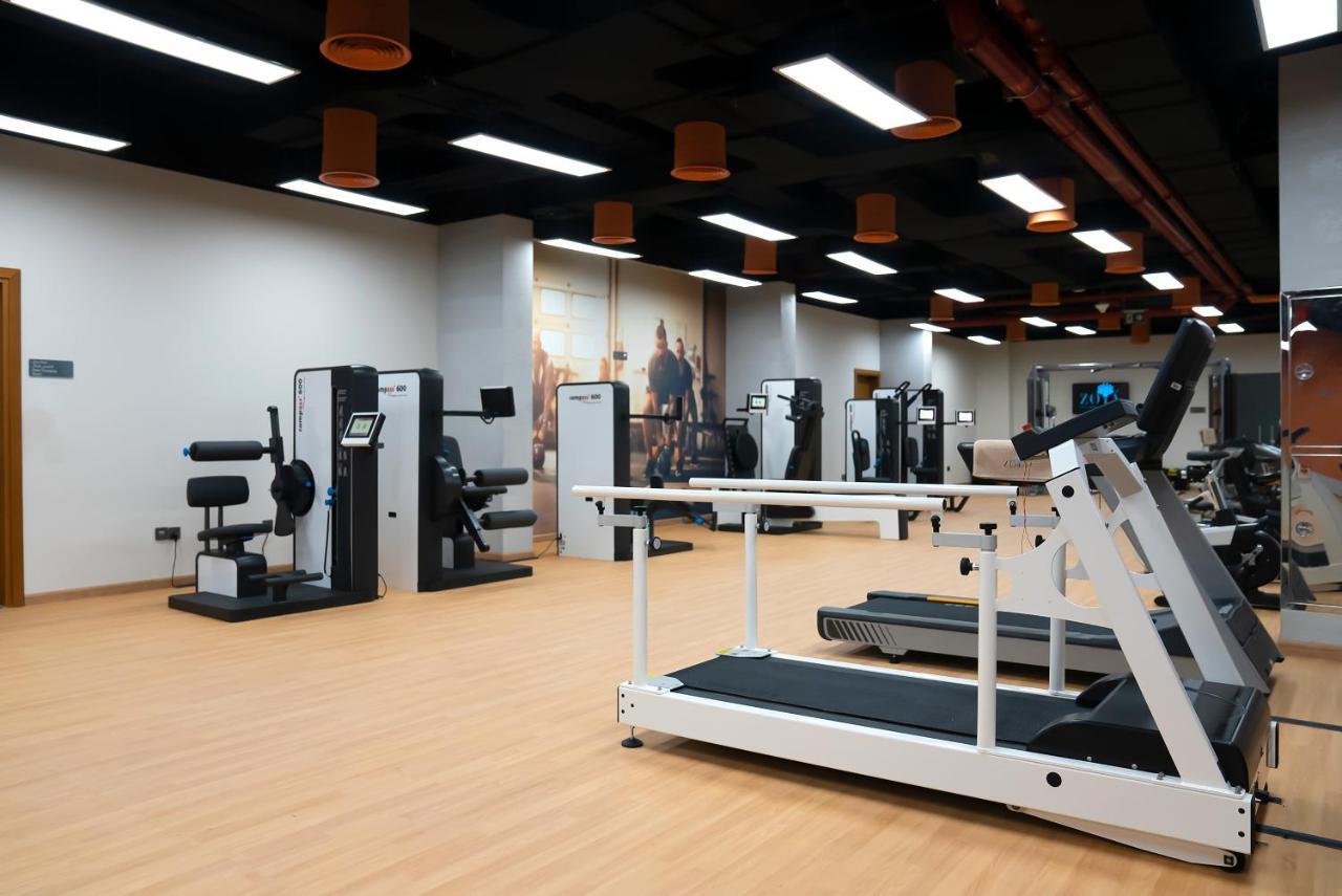 Zoya Health & Wellbeing Resort (Adults Only) Аджман Экстерьер фото A gym in a hotel